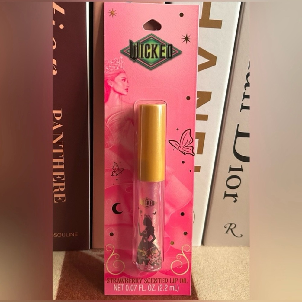 🍓 Last One 🍓 New 🍓 Wicked Strawberry Scented Lip Oil 🍓